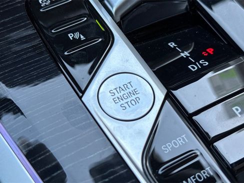 Used 2026 BMW X5 xDrive40i w/ M Sport Package image 28