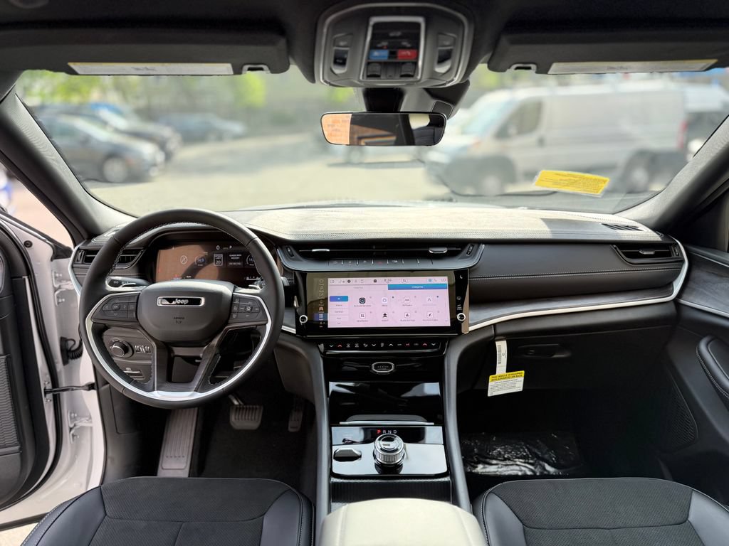 New 2026 Jeep Grand Cherokee Altitude AWD/4WD image 11