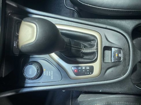 Used 2016 Jeep Cherokee High Altitude image 17