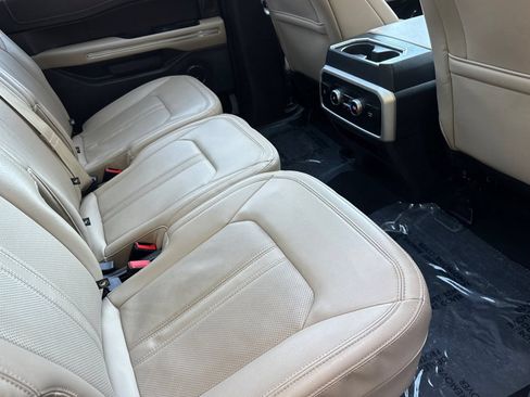Used 2024 Ford Expedition Max Limited RWD image 19