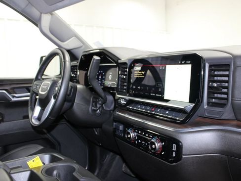 Used 2025 GMC Sierra 1500 SLT AWD/4WD image 37