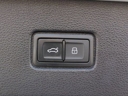 Used 2021 Audi Q7 3.0T Premium w/ Convenience Package image 32