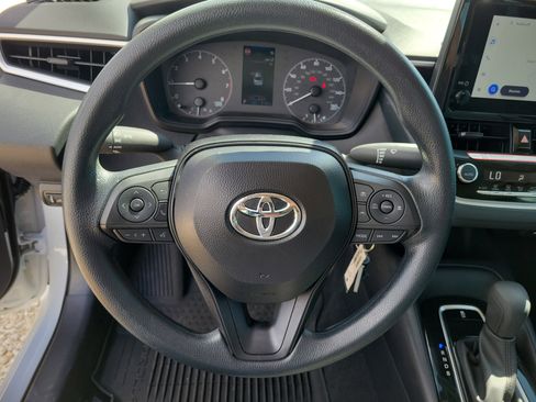 Used 2025 Toyota Corolla LE image 22