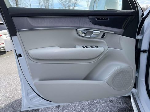 New 2026 Volvo XC90 B6 Ultra w/ Protection Package AWD/4WD image 6