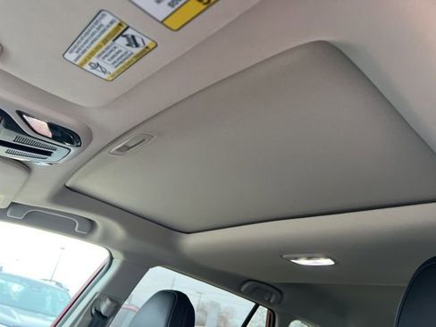 Used 2025 Subaru Outback Limited image 14