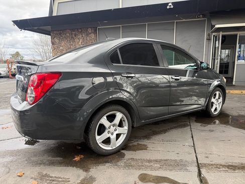 Used 2015 Chevrolet Cruze LT image 32