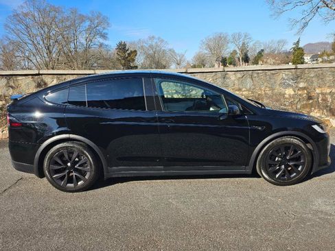 Used 2023 Tesla Model X image 10