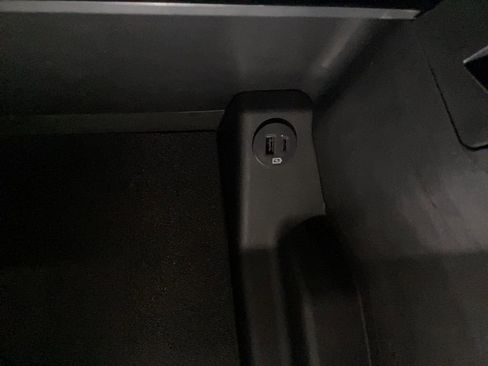 Used 2022 Ford F150 Lariat image 32