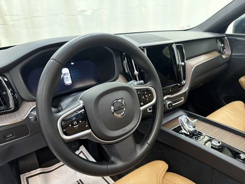 Used 2023 Volvo XC60 B5 Ultimate w/ Climate Package image 27