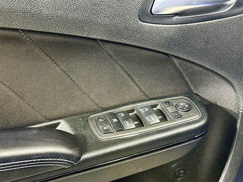 Used 2022 Dodge Charger SXT w/ Blacktop Package image 18