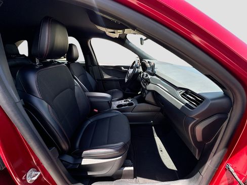 Certified 2025 Ford Escape ST-Line FWD image 25