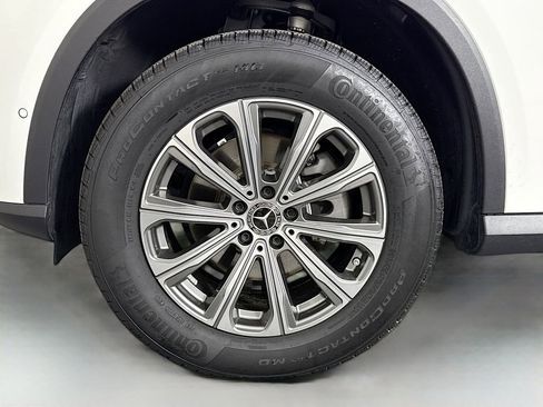 Used 2024 Mercedes-Benz GLC 300 4MATIC image 29