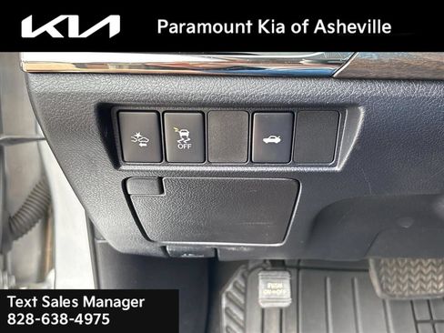 Used 2018 Toyota Avalon XLE FWD image 20