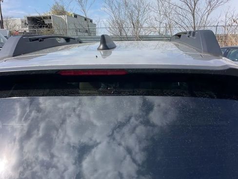 Used 2017 Subaru Outback 2.5i Limited AWD/4WD image 11
