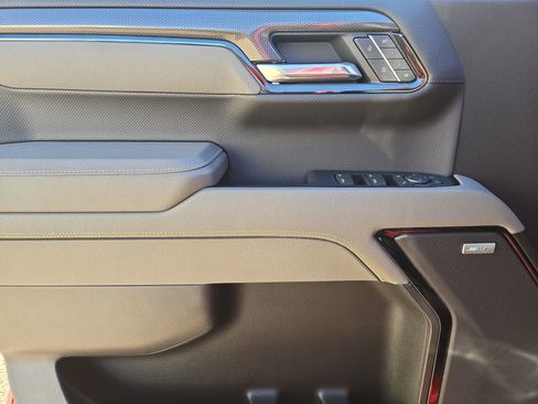 Used 2025 Chevrolet Silverado 1500 ZR2 w/ Technology Package image 15