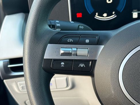 Certified 2025 Hyundai Tucson SE image 30