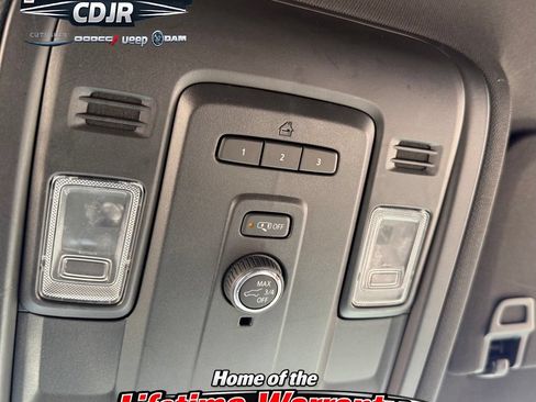 Used 2024 Chevrolet Suburban LT AWD/4WD image 19