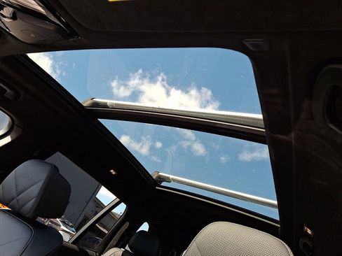 Used 2025 BMW X7 xDrive40i w/ M Sport Package image 16