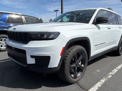Used 2021 Jeep Grand Cherokee L Laredo image 4