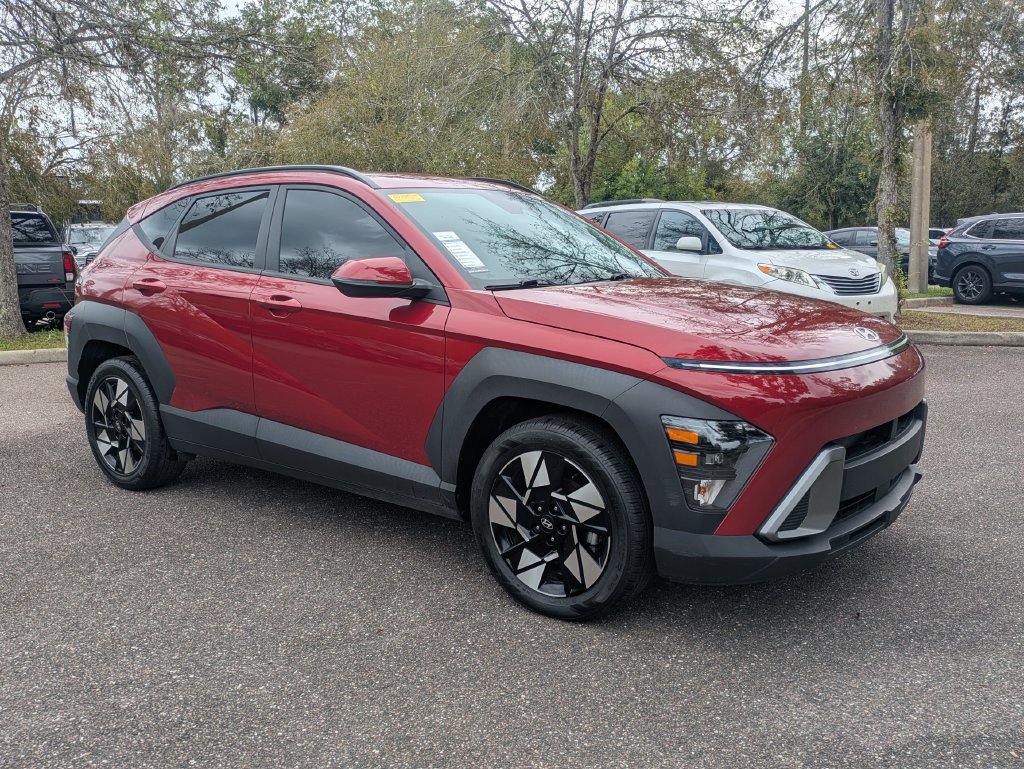Used 2024 Hyundai Kona SEL FWD image 2