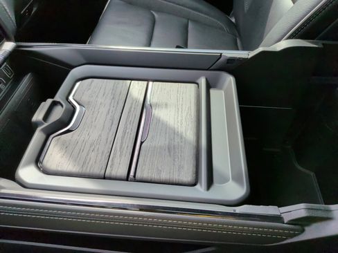 Used 2025 RAM 1500 Limited image 23