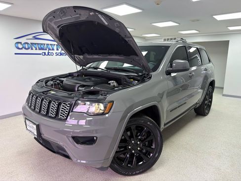 Used 2021 Jeep Grand Cherokee Laredo X AWD/4WD image 35