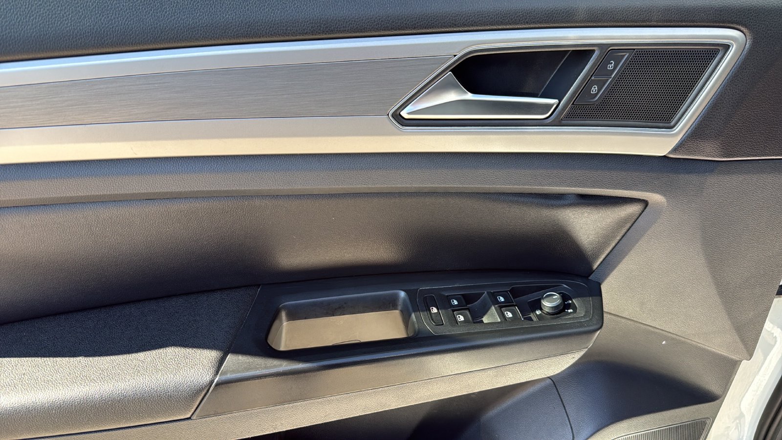Used 2018 Volkswagen Atlas SE FWD image 8