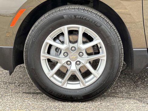Certified 2024 Chevrolet Equinox LT w/ LPO, Floor Liner Package FWD image 8