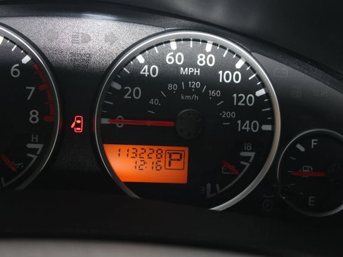 Used 2005 Nissan Pathfinder SE image 16