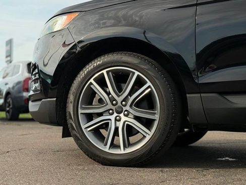 Used 2024 Ford Edge Titanium AWD/4WD image 40