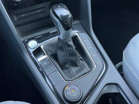 Used 2024 Volkswagen Taos SE image 35