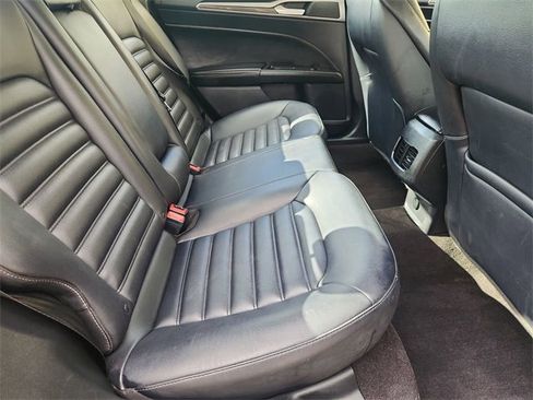 Used 2020 Ford Fusion SEL image 25