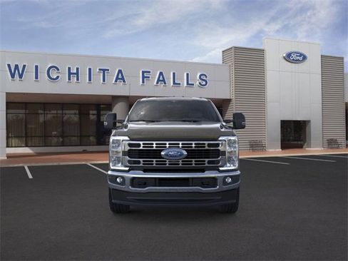 New 2026 Ford F250 XLT w/ FX4 Off-Road Package image 6