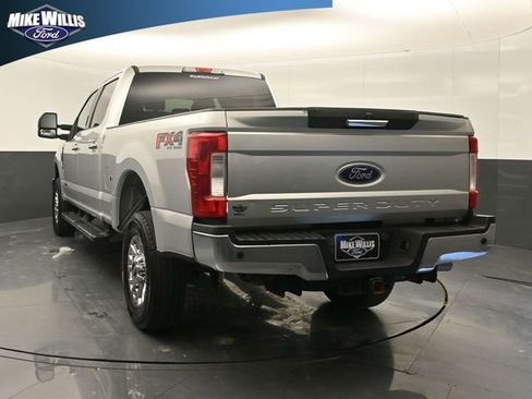 Used 2017 Ford F250 XLT w/ XLT Premium Package image 5