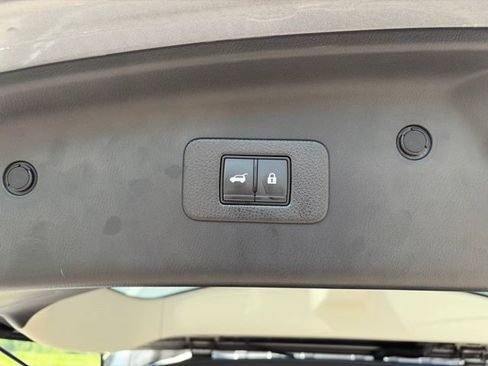 Used 2023 Nissan Armada Platinum w/ Captain's Chairs Package RWD image 19