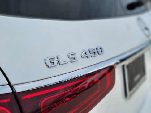 Used 2023 Mercedes-Benz GLS 450 4MATIC image 9