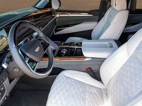 Certified 2025 Cadillac Escalade Sport Platinum w/ LPO, ONYX Package image 9