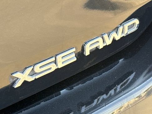 Used 2023 Toyota Highlander XSE AWD/4WD image 10
