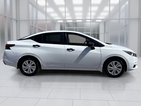 Used 2021 Nissan Versa S FWD image 7