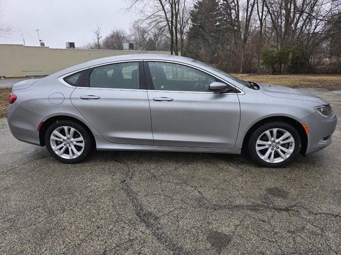 Used 2015 Chrysler 200 Limited image 5