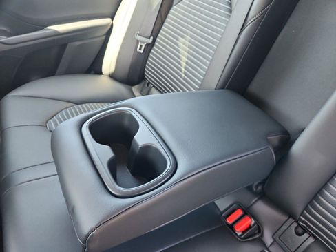 Used 2023 Toyota Camry SE FWD image 13