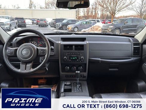 Used 2012 Jeep Liberty Sport image 18