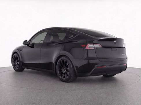 Used 2023 Tesla Model Y Long Range AWD/4WD image 5