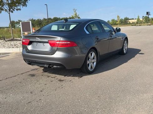 Used 2018 Jaguar XE Premium AWD/4WD image 4