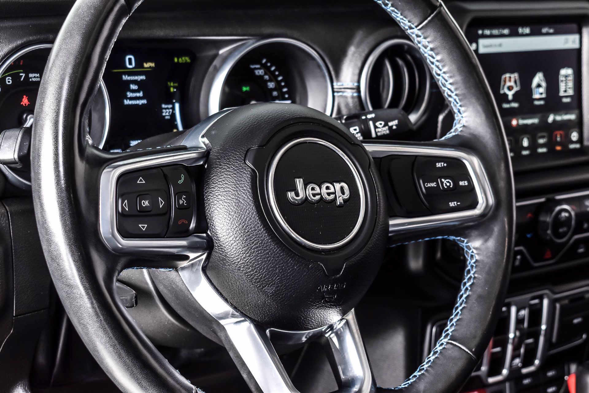 Used 2023 Jeep Wrangler Unlimited Rubicon 4xe w/ Cold Weather Group AWD/4WD image 16