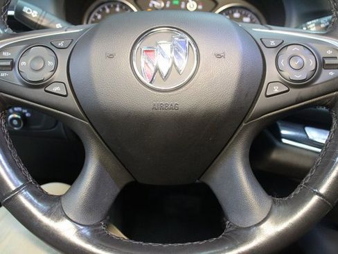 Used 2021 Buick Enclave Essence w/ Sun And Navigation Package image 21