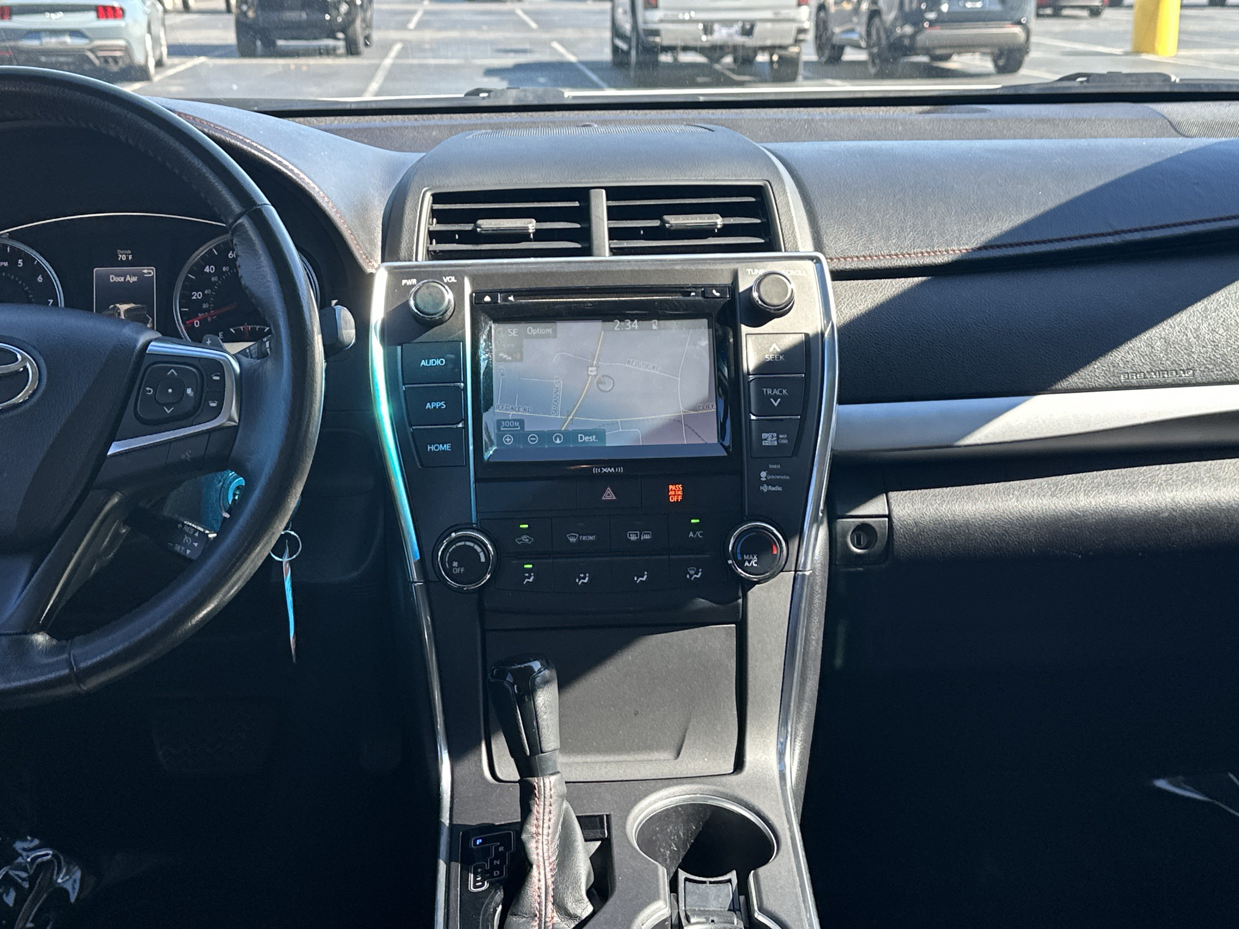 Used 2016 Toyota Camry SE FWD image 30
