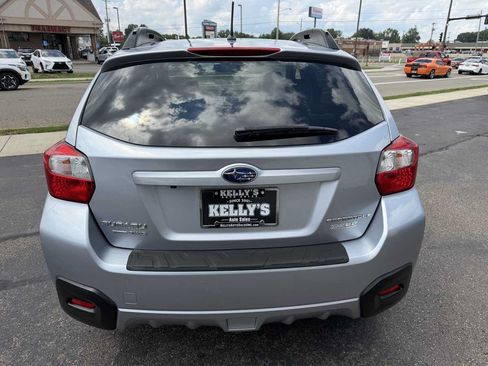 Used 2017 Subaru Crosstrek 2.0i Premium w/ Moonroof Package AWD/4WD image 4