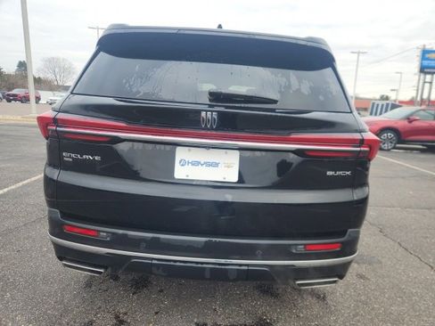Used 2025 Buick Enclave Preferred image 5