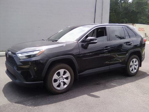 Used 2023 Toyota RAV4 LE FWD image 14